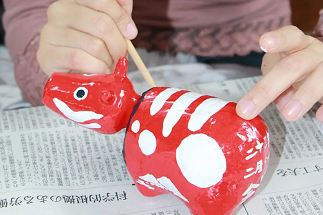 赤べこ絵付け体験