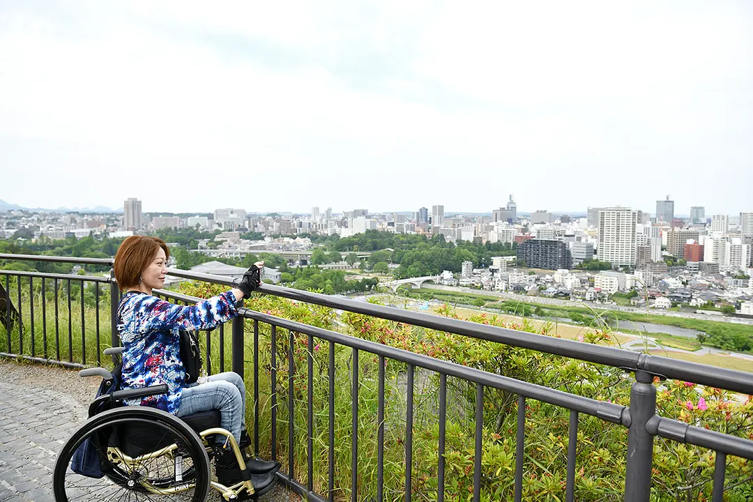 10:40　「伊達政宗公騎馬像」前で記念撮影！