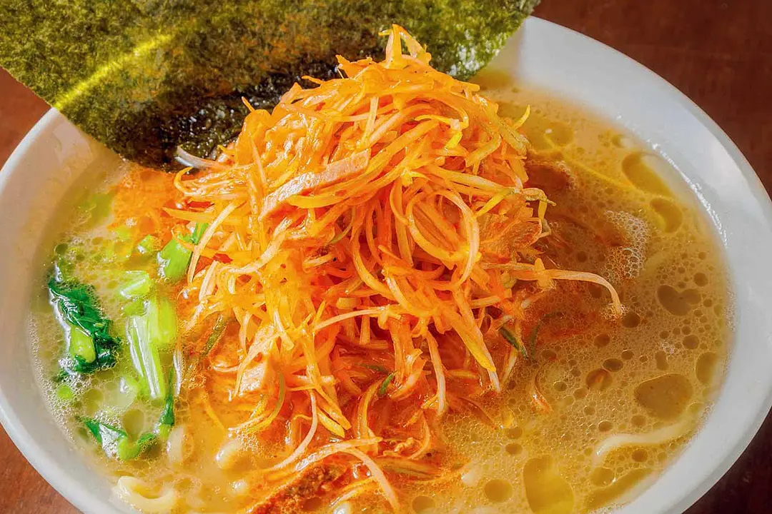 「ねぎらーめん」は特製タレのピリ辛がアクセント