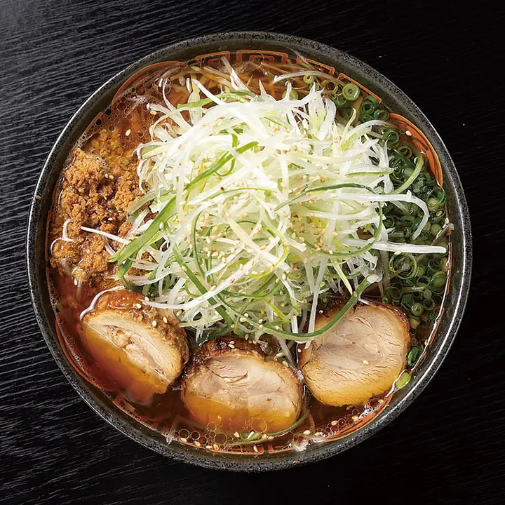 「特製鶏中華」（税込968円）店主・鈴木さんの思いをのせたラーメンです