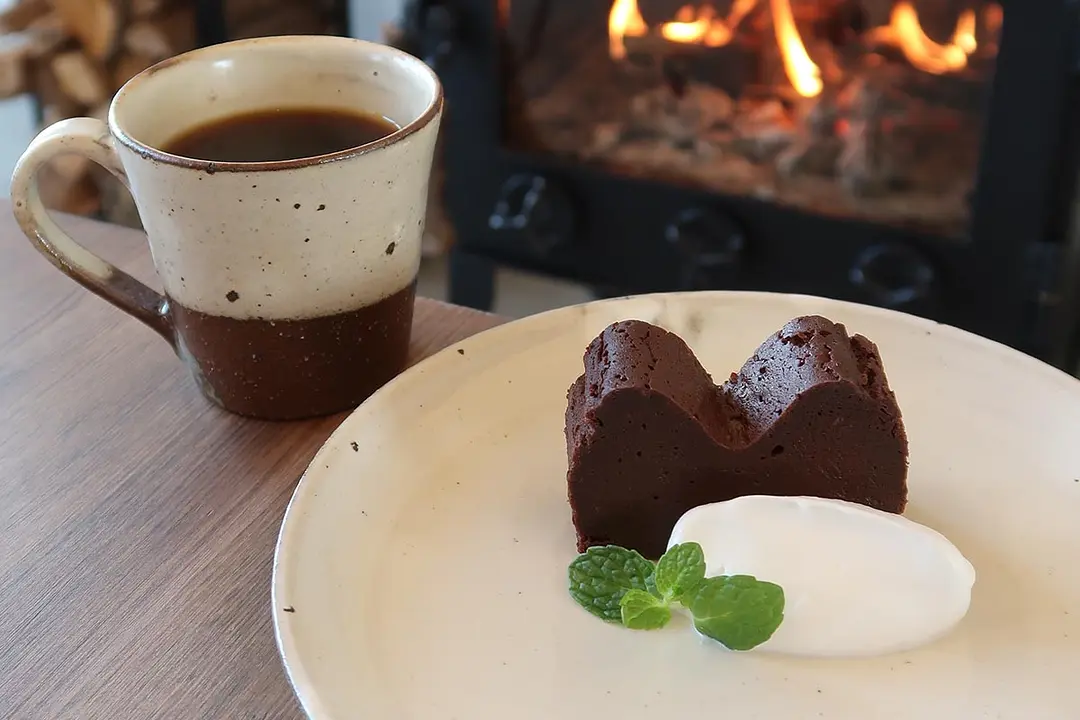 うつわ CAFE Guru Guru.jpg