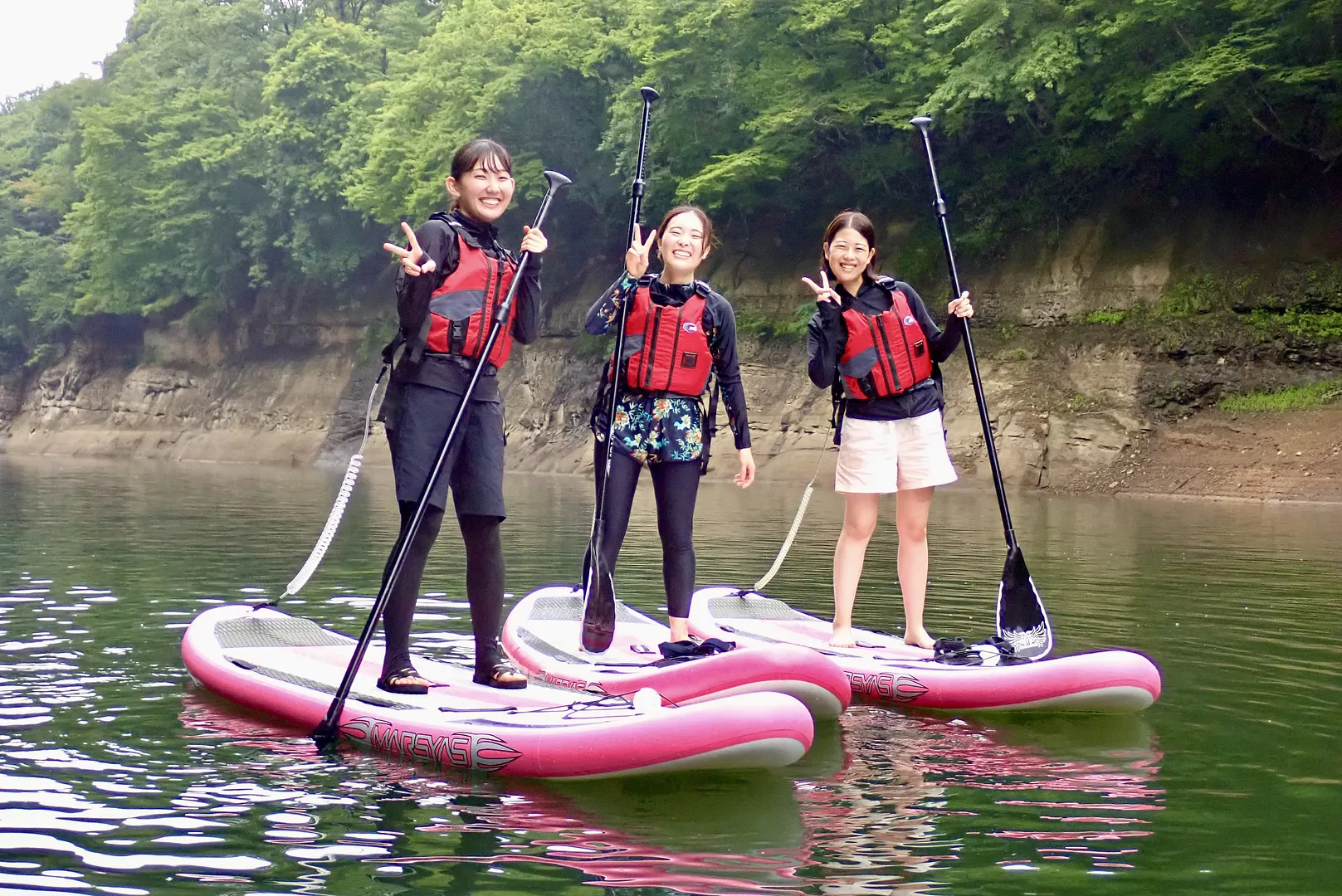 なないろアウトドア　大倉ダムSUP　集合３人