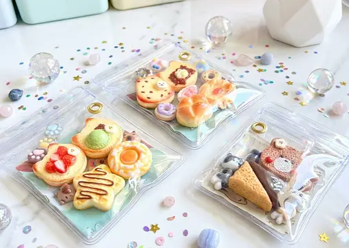 クリアポケット型のミニチュアキーホルダー作り体験