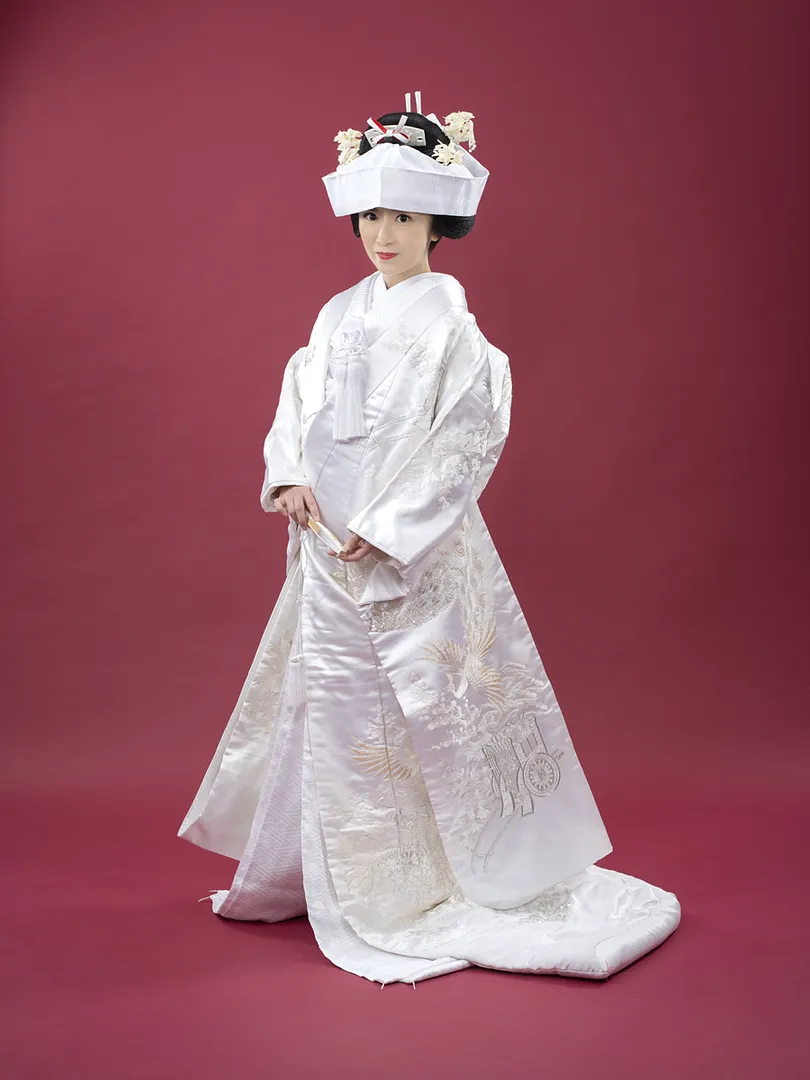 白無垢に角隠し