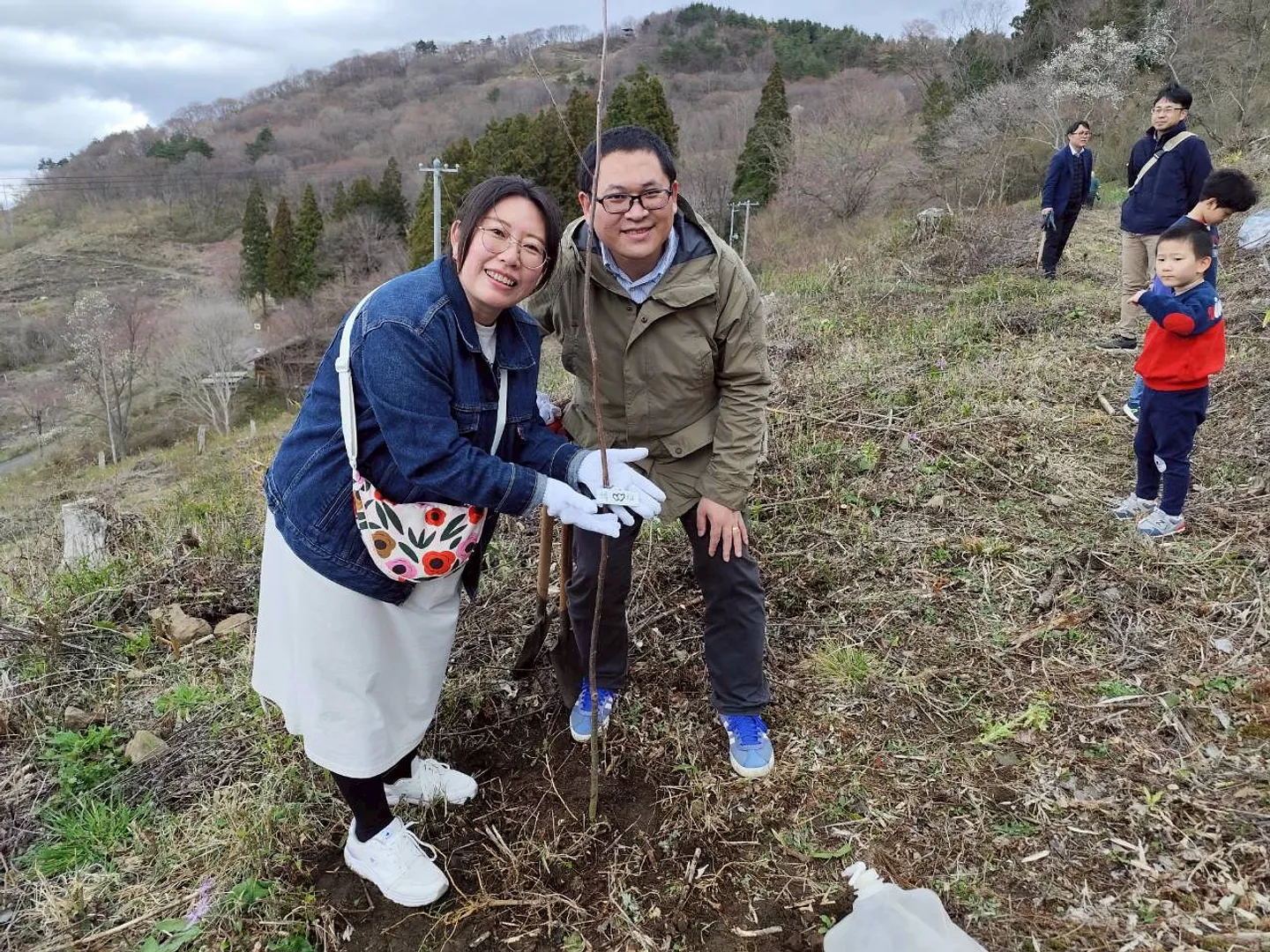 LINE_ALBUM_0411平泉植樹ツアー_260413_29.jpg