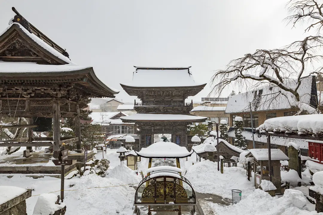 定義如来　西方寺