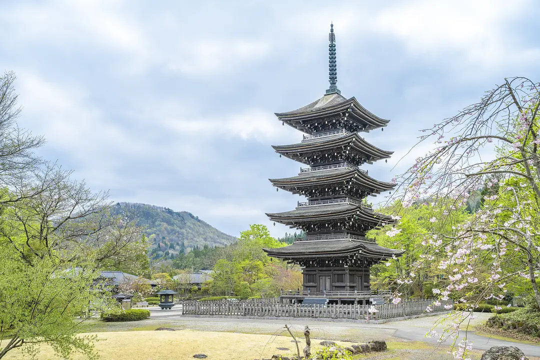 定義如来　西方寺