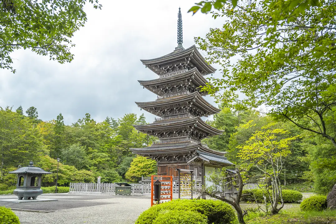 定義如来　西方寺