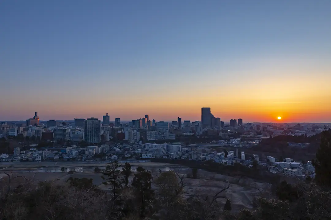 仙台城跡から眺めた朝日