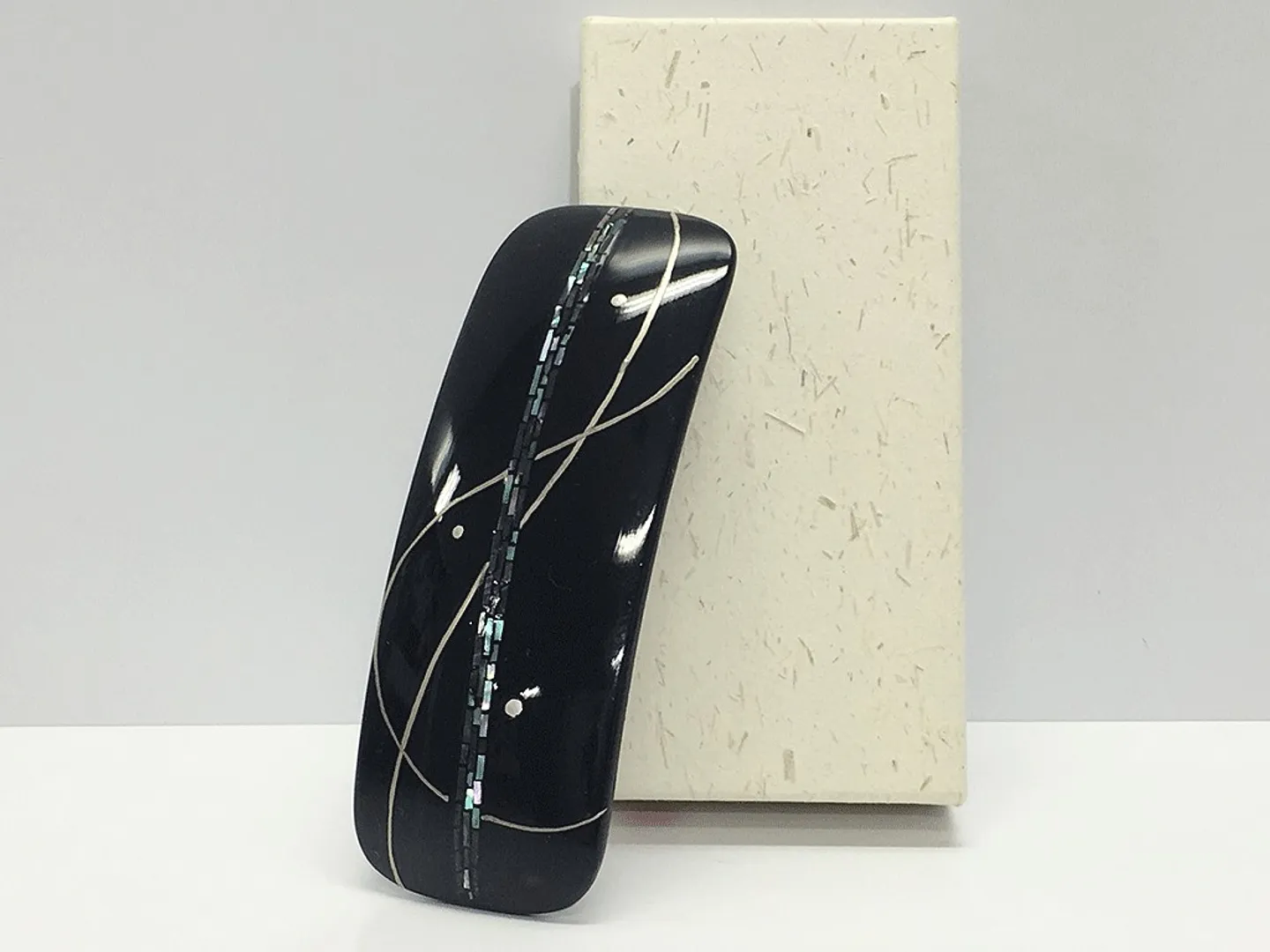 螺鈿と蒔絵のバレッタ