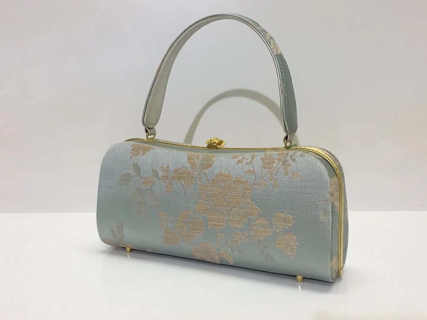 フォーマルバック