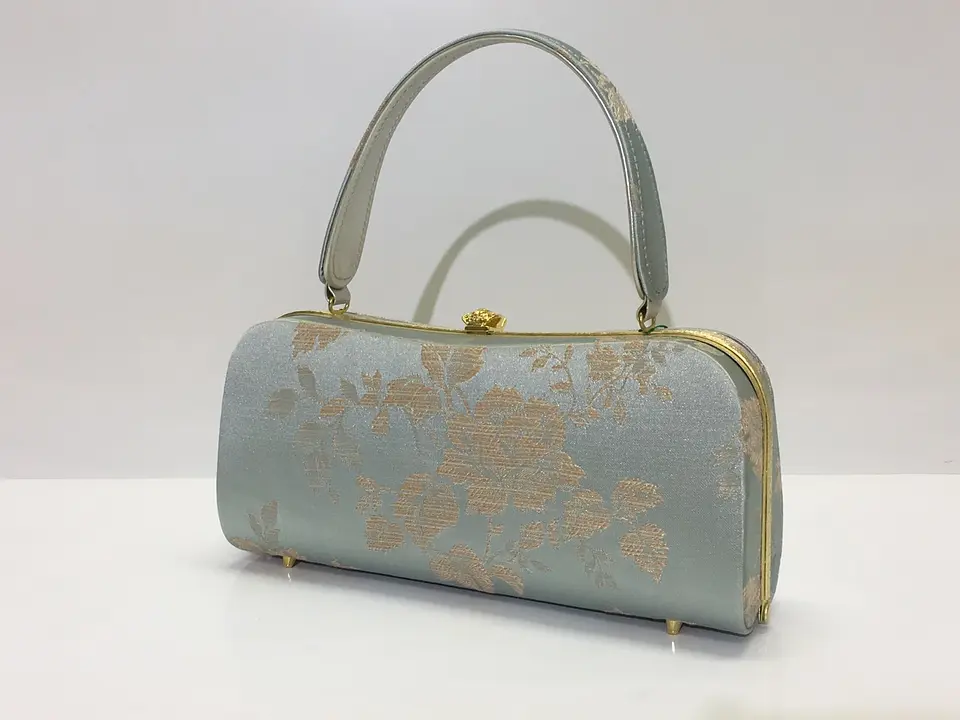 フォーマルバック