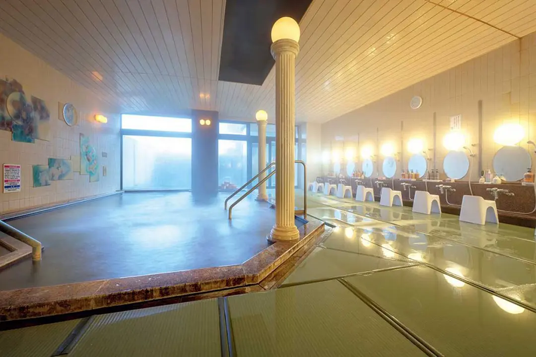 県内唯一の畳風呂の大浴場を利用することも可能