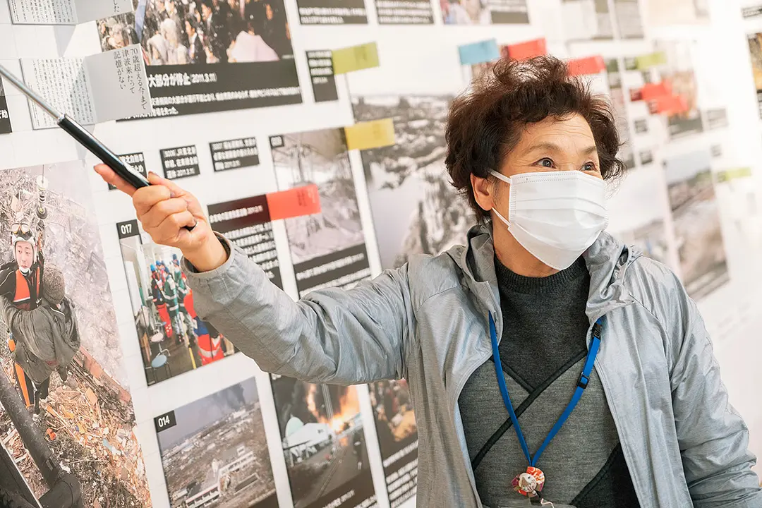 施設職員の方が常設展を20～30分かけ説明します。来館者からは「同じ日本にいて知らないことばかりでした」との声も聞かれます。