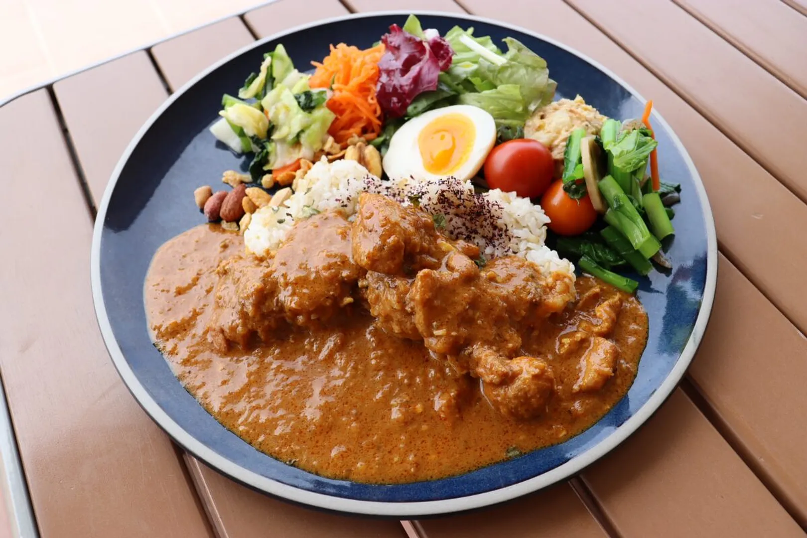 ホテルメトロポリタン仙台のシェフが監修する本格スパイスカレーをご堪能いただけます