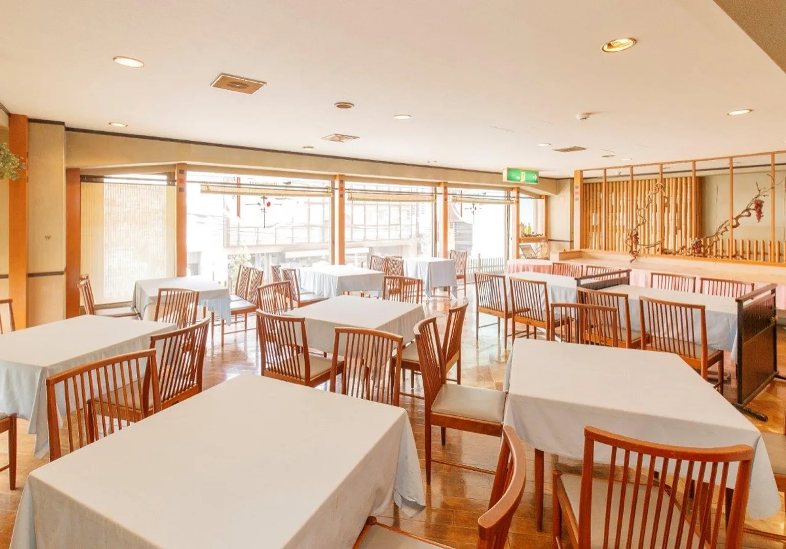 2F レストラン五幸