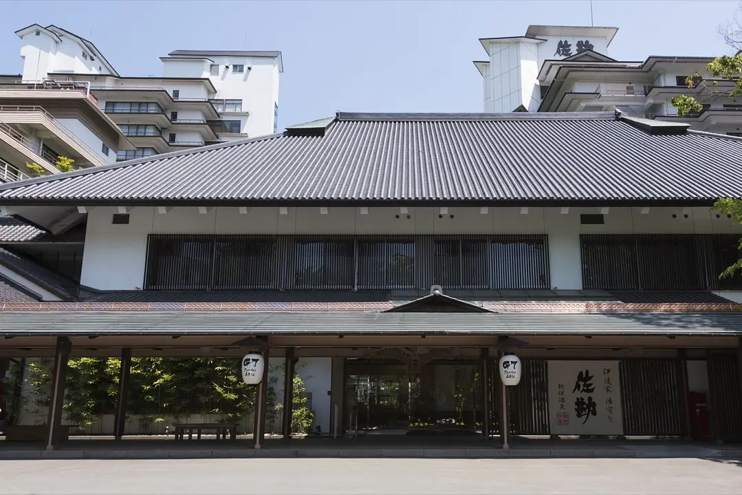 外観「みなさまをお迎えする玄関」