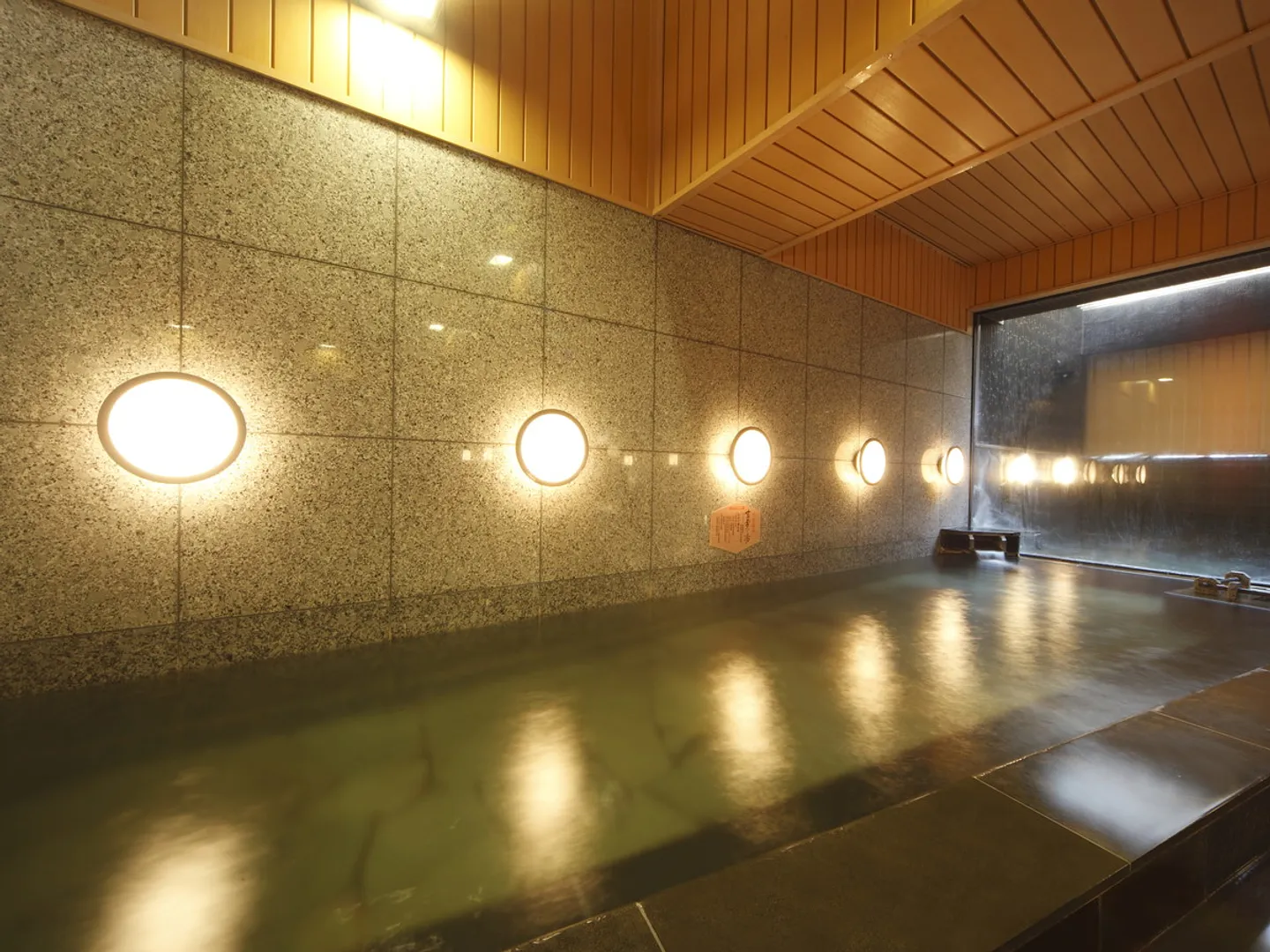 準天然光明石温泉（人工温泉）大浴場