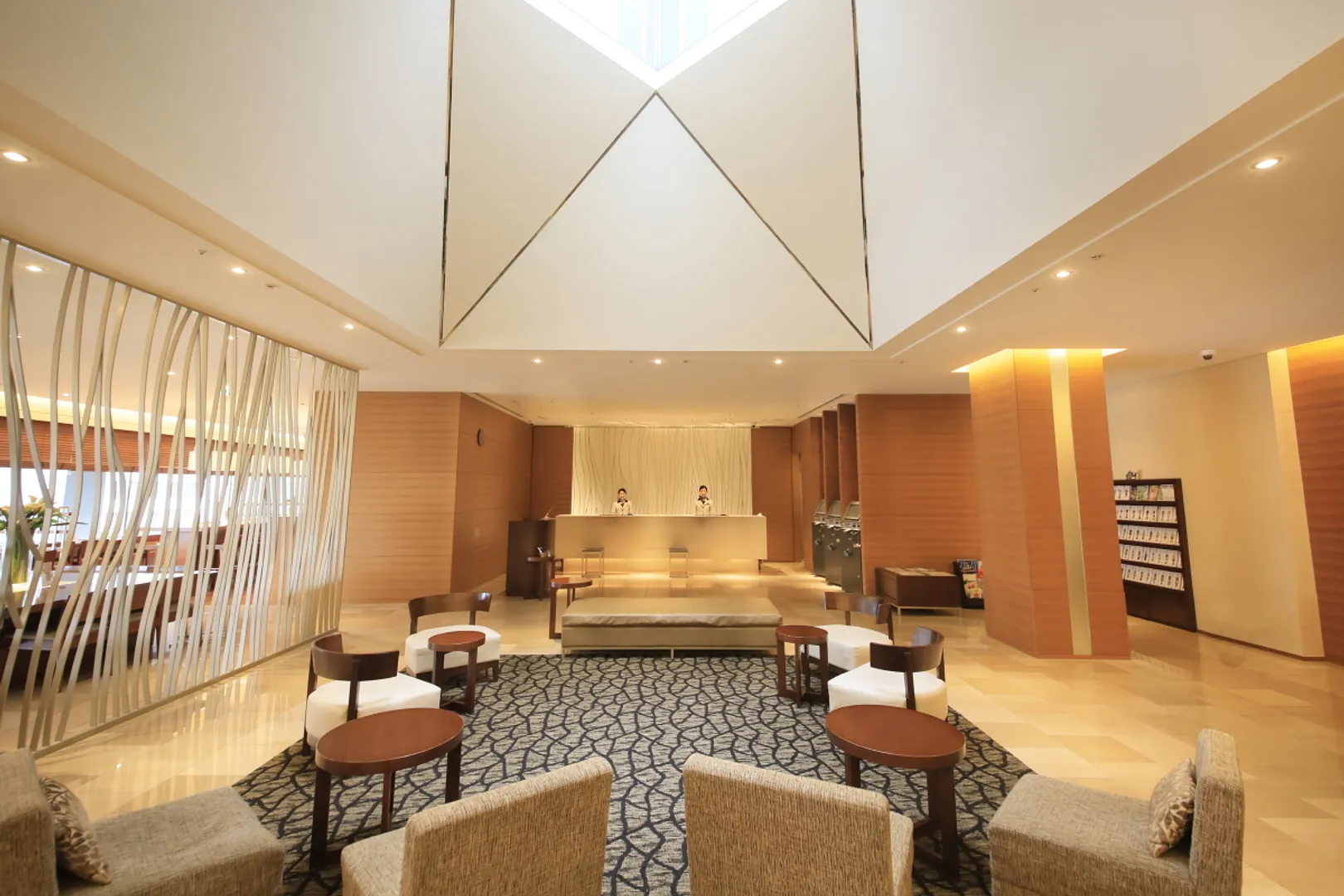 5Fフロントロビー