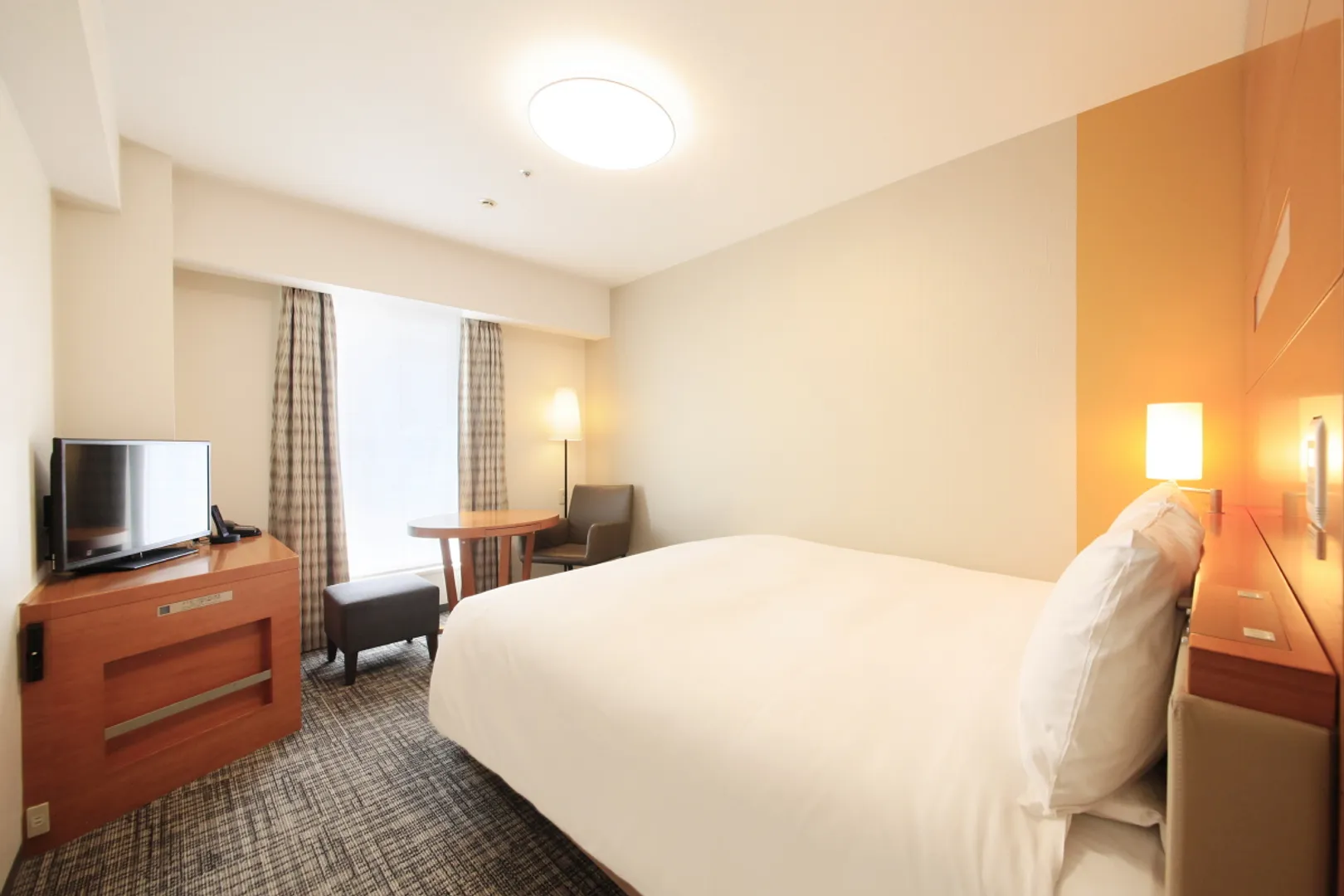 客室（モデレートシングル・ダブル)