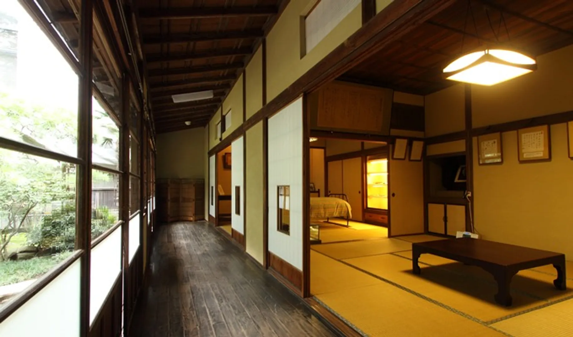 室内に晩翠の愛用品なども展示されています。