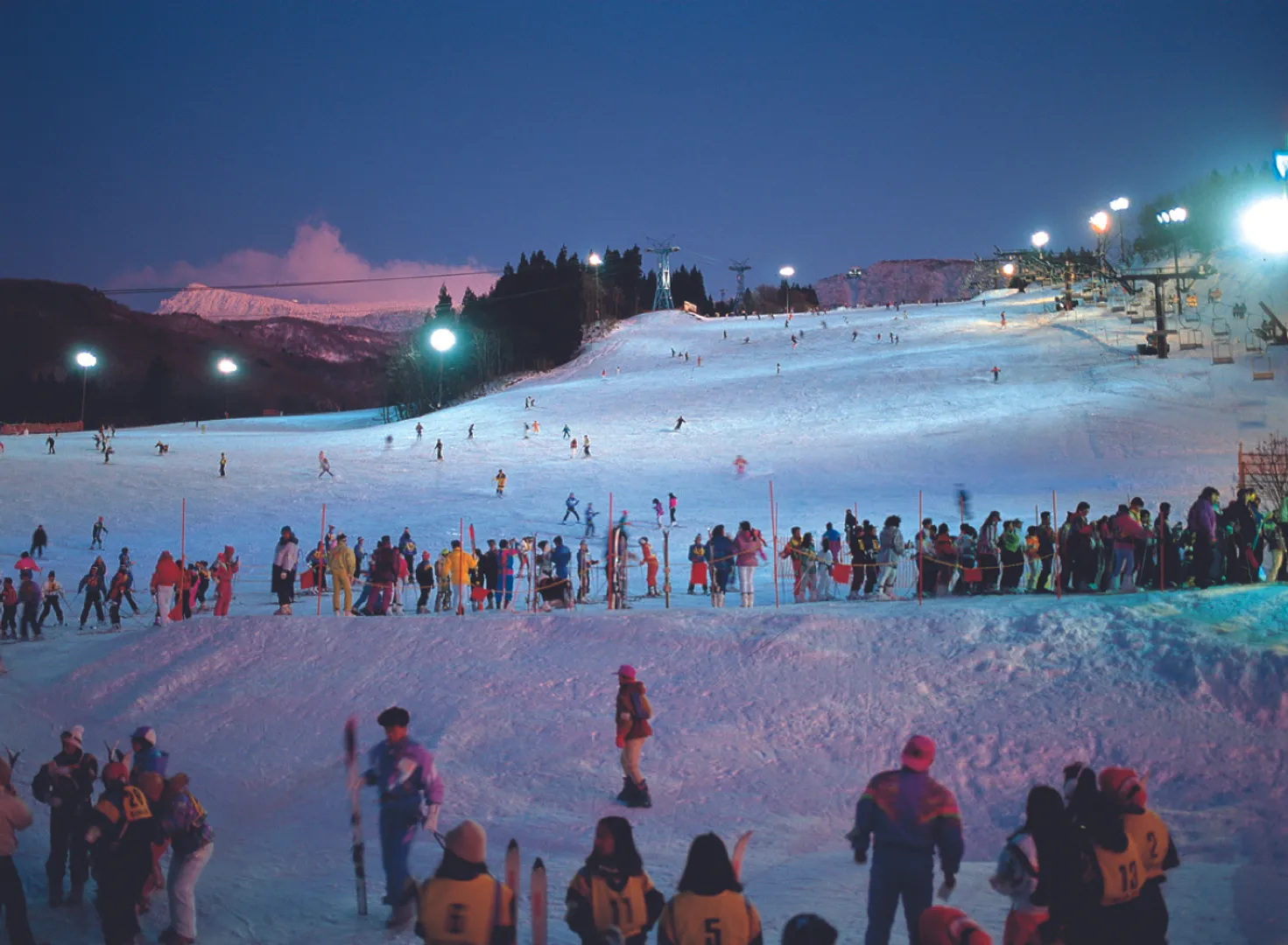 横倉ゲレンデのナイター営業の模様