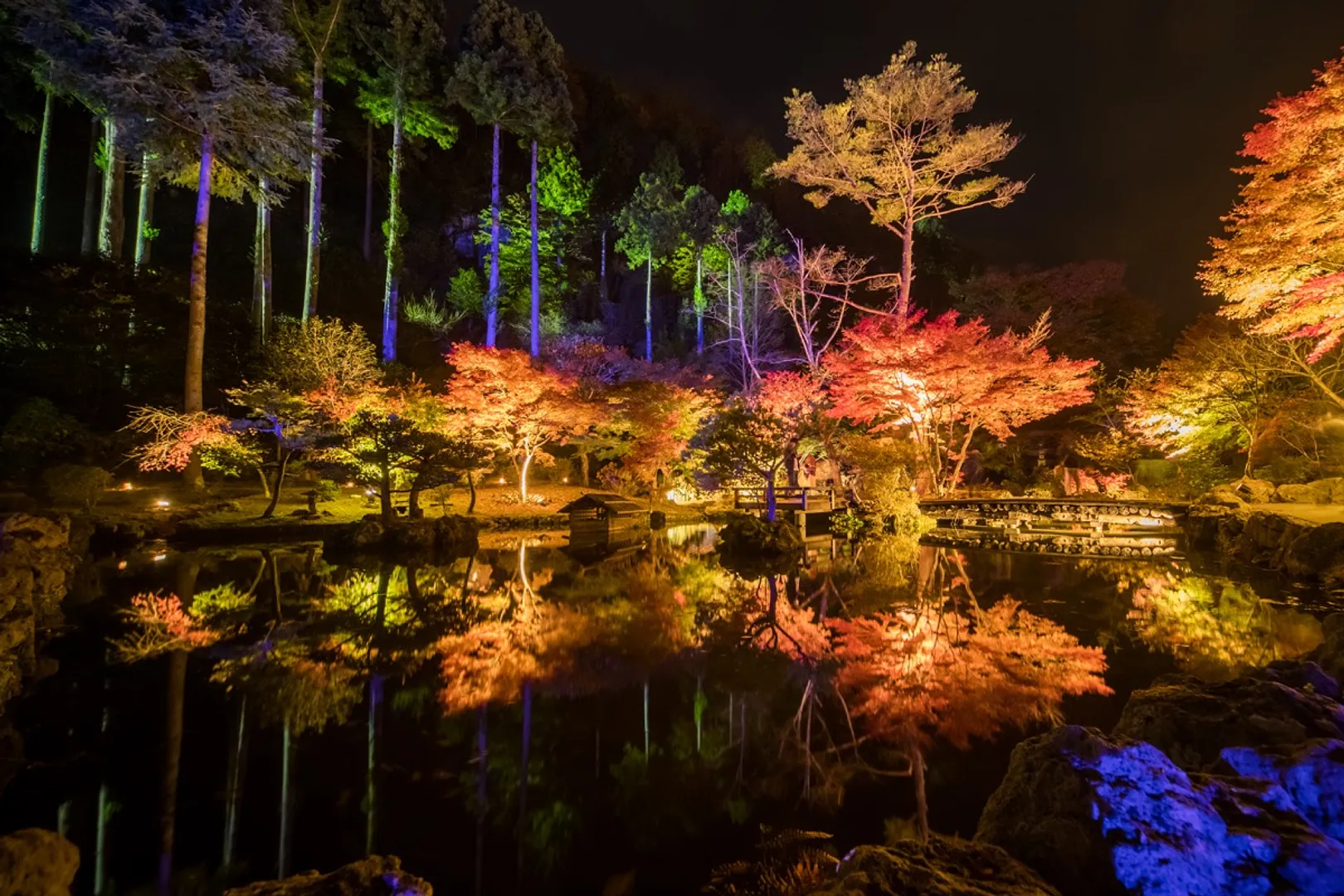 毎年10月下旬から11月中旬に開催されるライトアップ「秋保ナイトミュージアム」