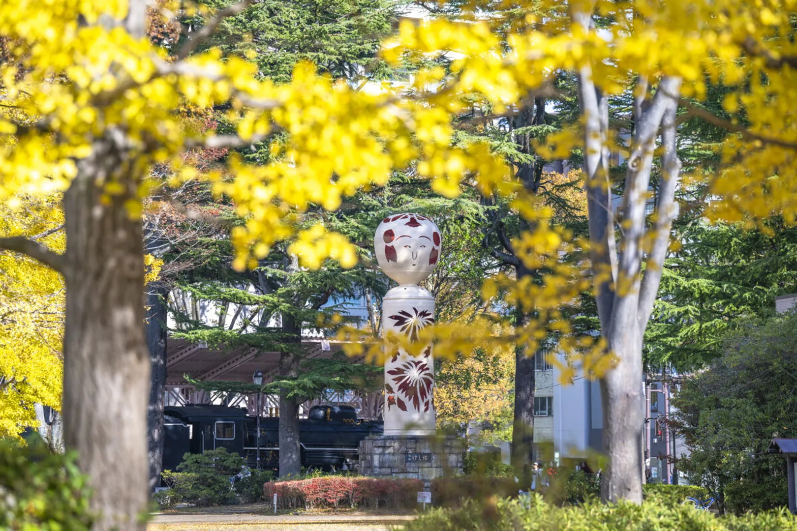 園内にはこけし塔が常時設置