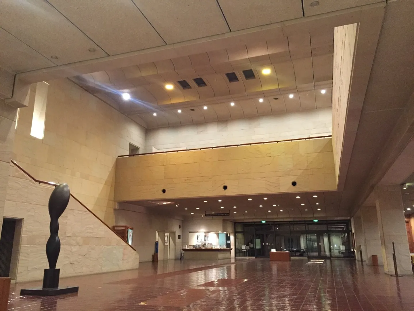 本館エントランスホール