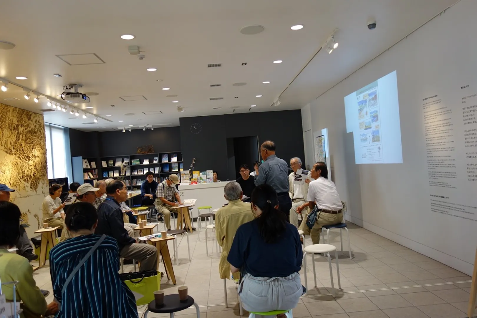 展示関連企画トーク「運河再発見の旅へようこそ。」