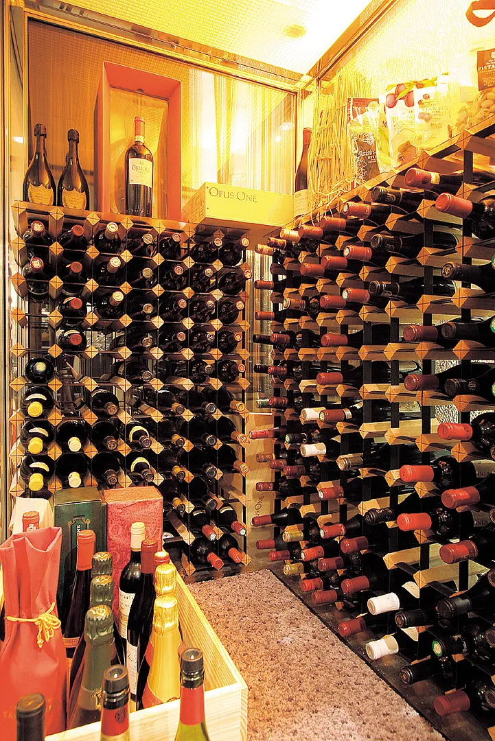 ラ・ペ　ワインセラー.jpg