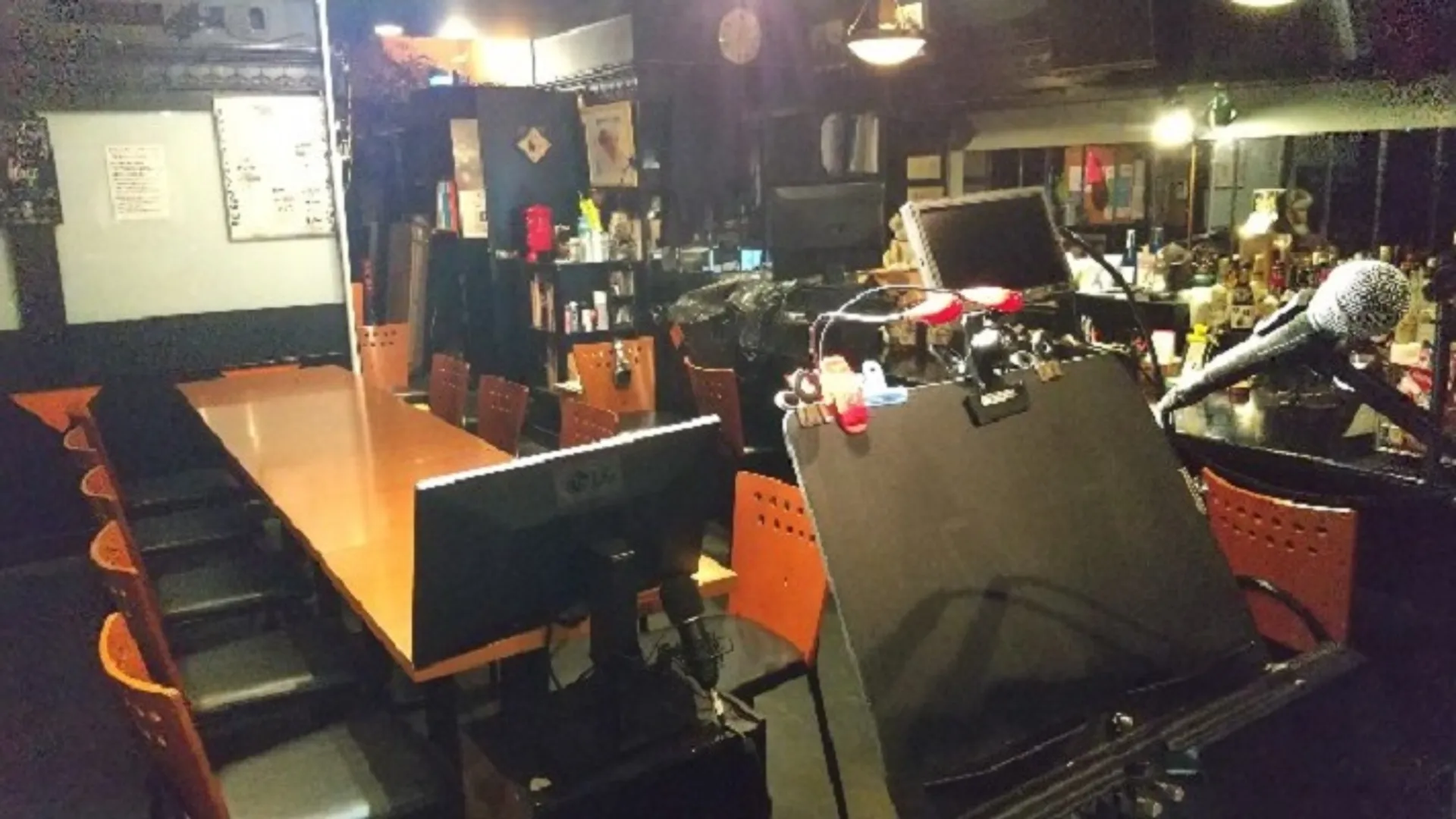 店内（ステージから）