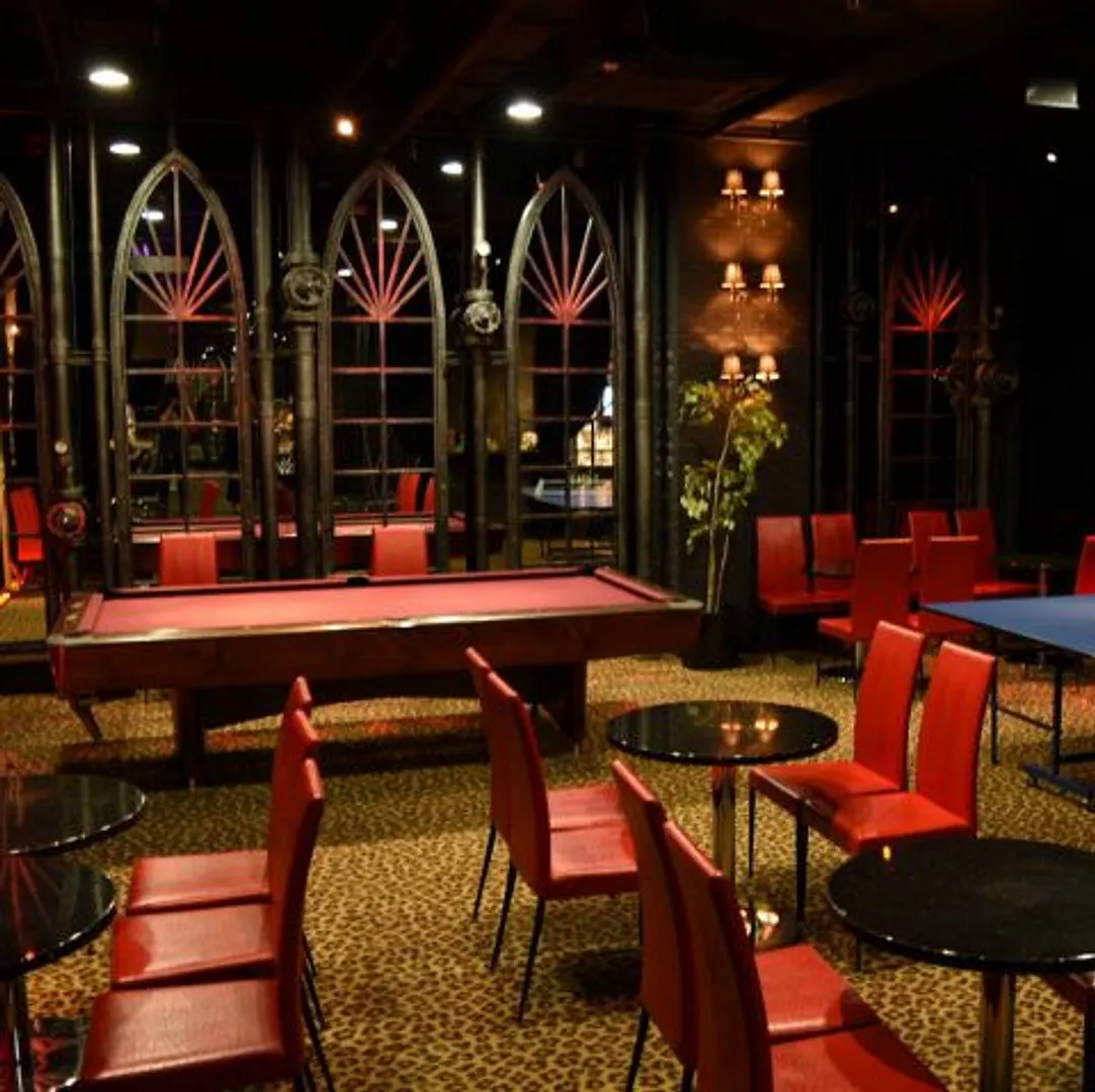 ビリヤード、卓球も楽しめる