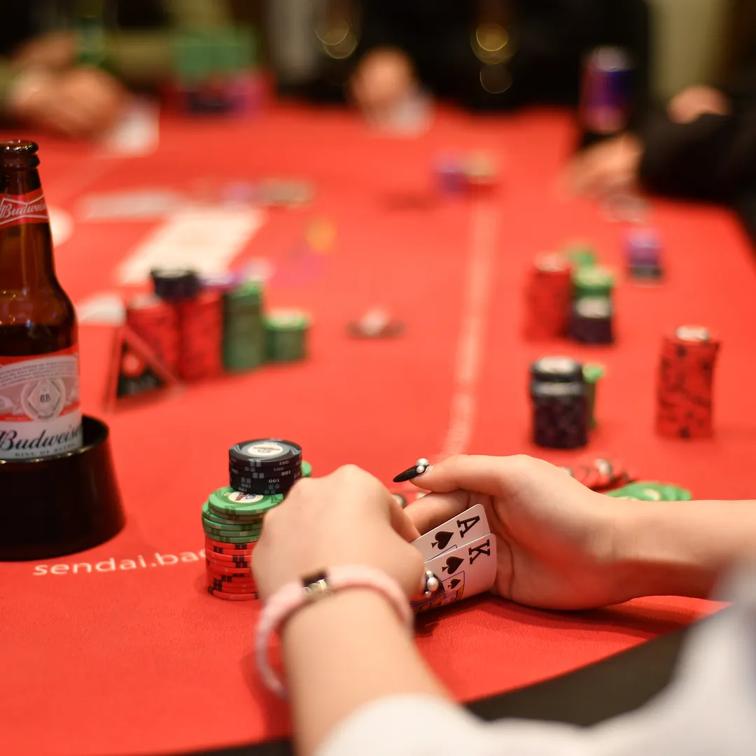 今ブームのポーカーしませんか？