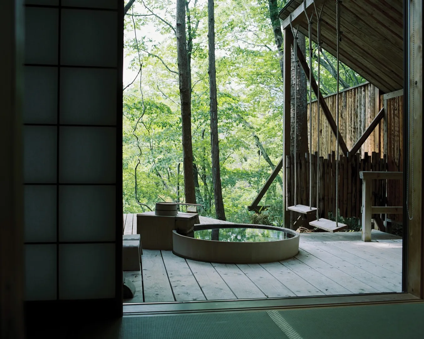 蔵王連峰のふもとに広がる33