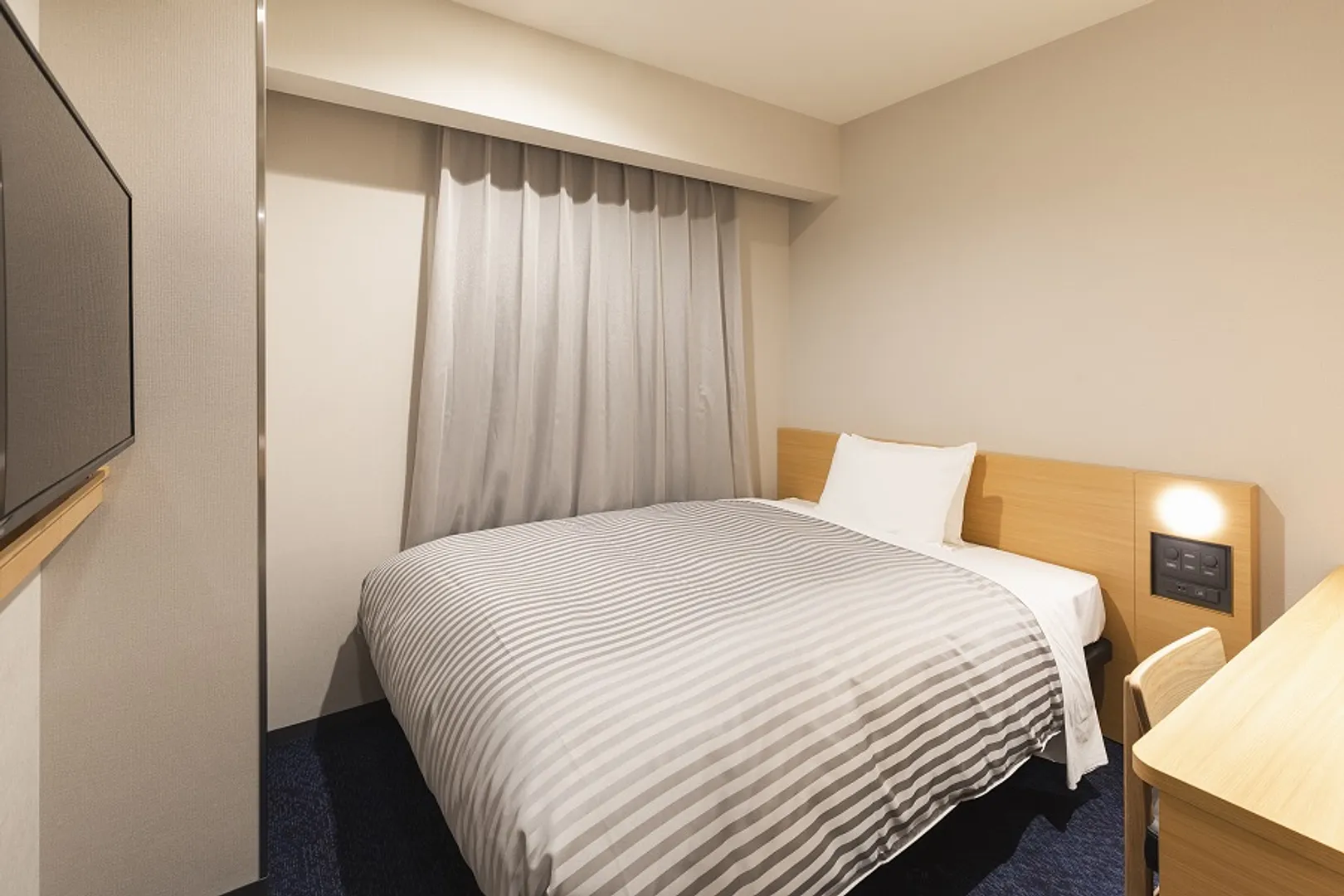 客室（スタンダードダブル）