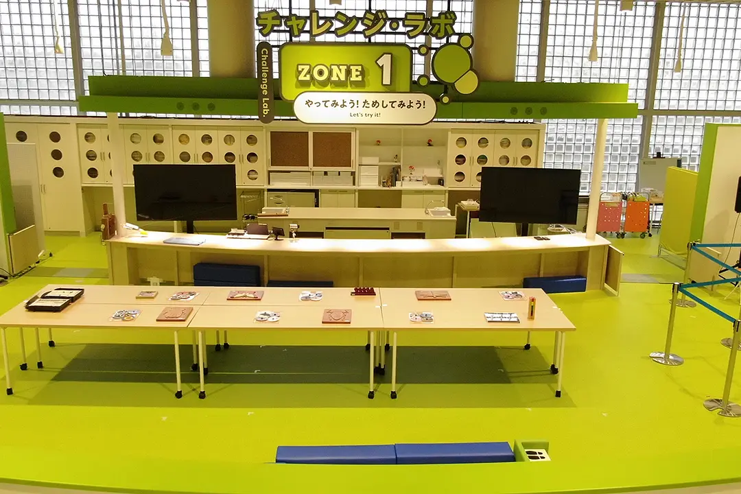 「チャレンジ・ラボ」では毎日科学工作を実施しており、こどもたちに人気です