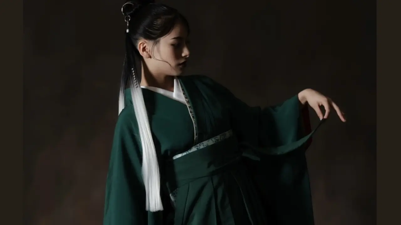 仙台一番町拱廊的高級袴和服步行體驗 