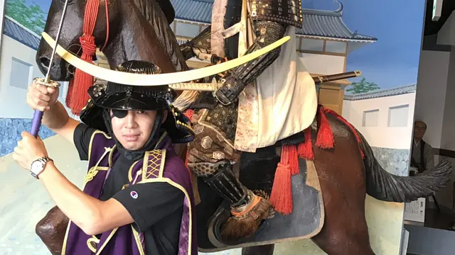 兜をかぶって記念撮影