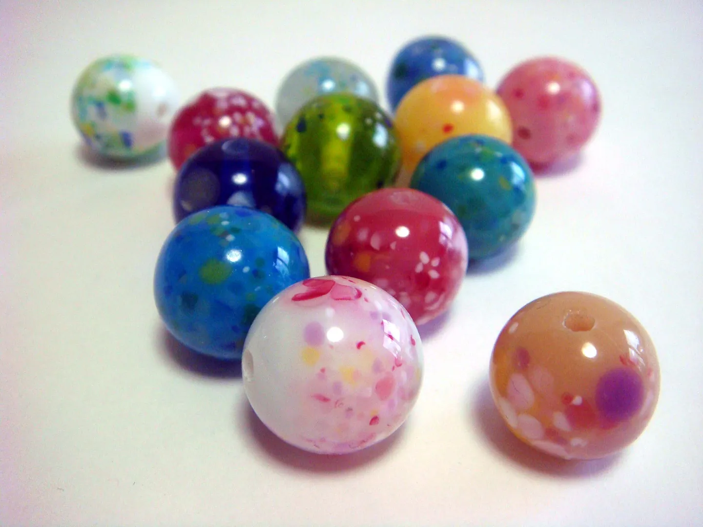 Frit pattern glass bead