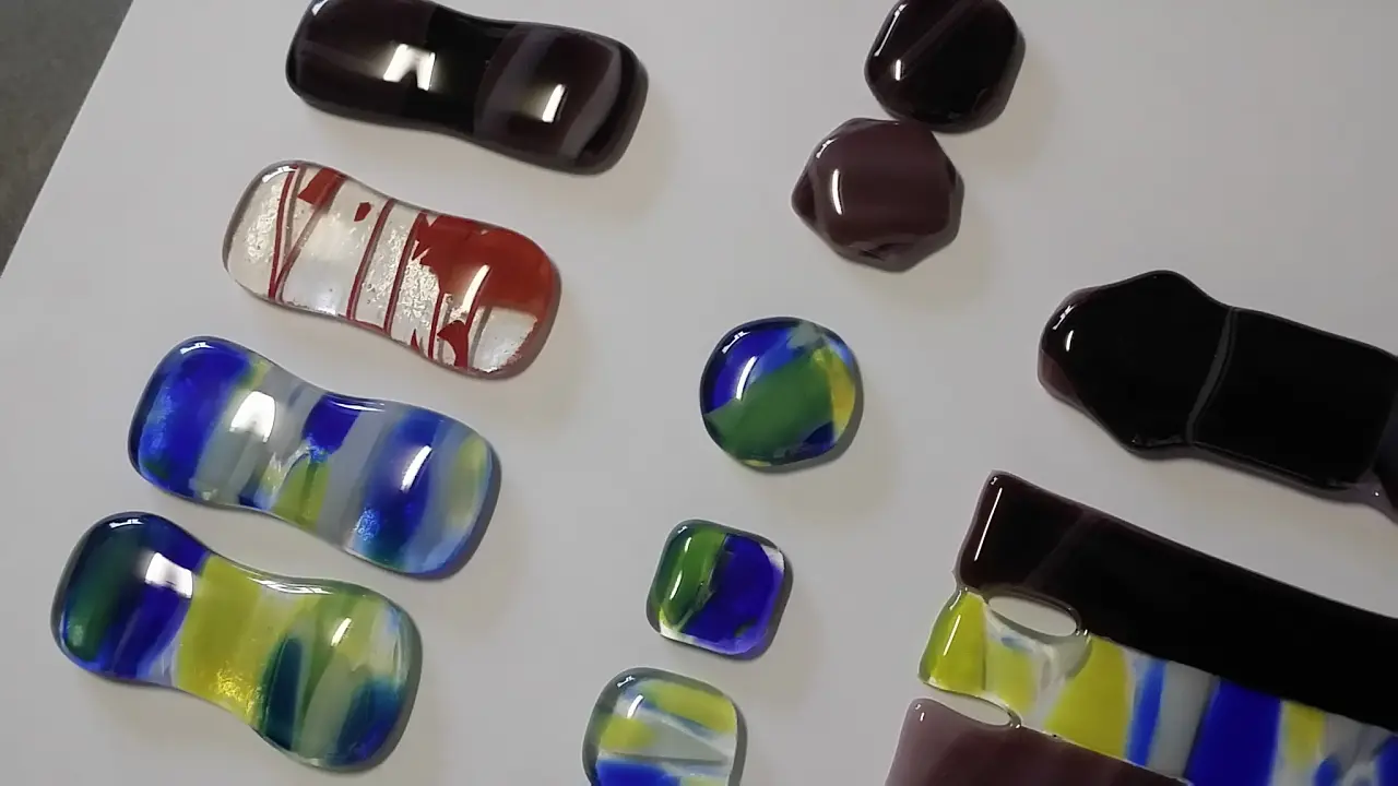 ガラス制作体験（イヤリング、ネックレス、ピアス、箸置き、指輪など）