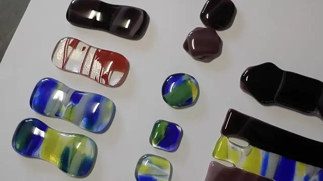 ガラス制作体験（イヤリング、ネックレス、ピアス、箸置き、指輪など）