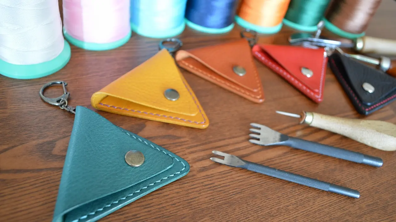 Leather Craft Trial Class Triangle Coin Purse