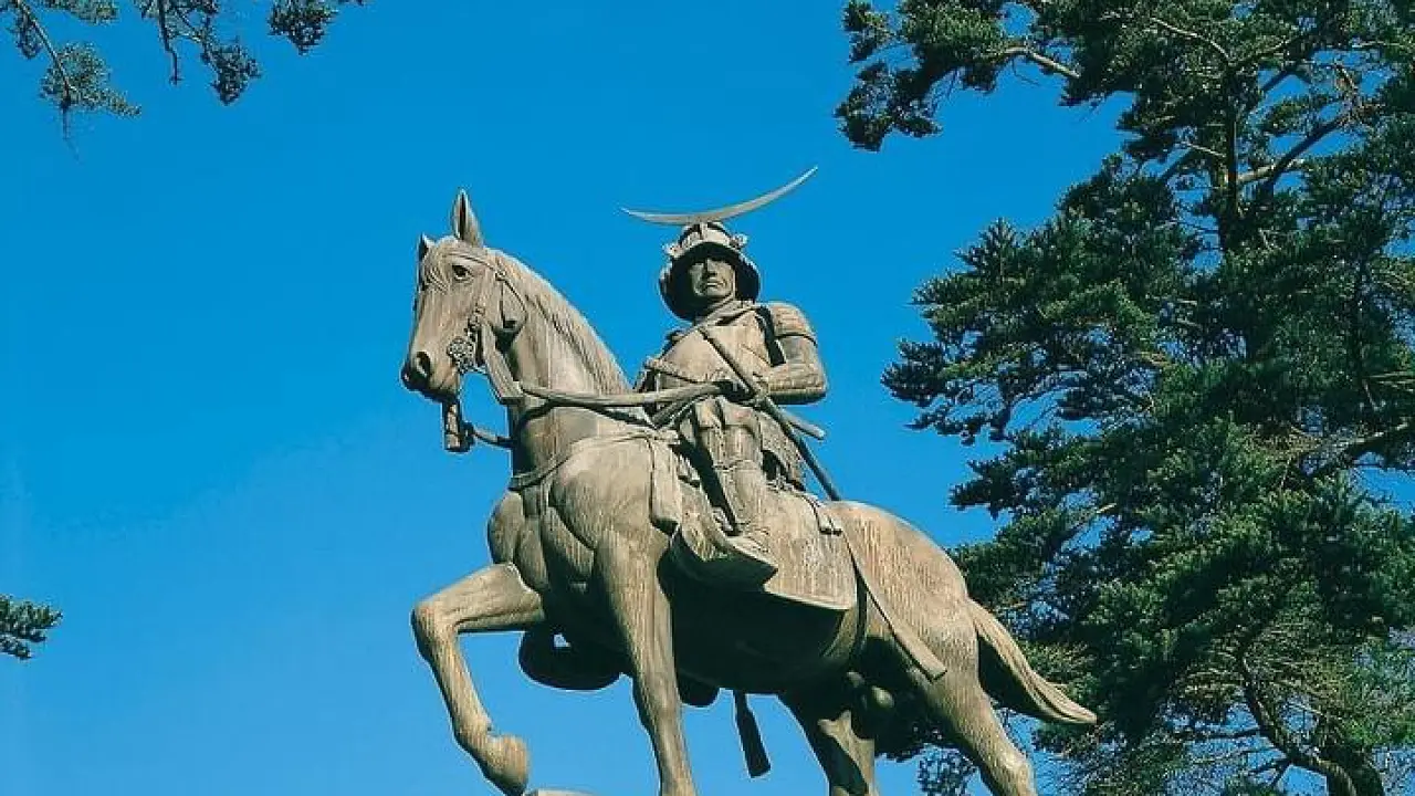 Discover the Essence of Date Masamune! Zuihoden Mausoleum and Sendai Castle Ruins Walk