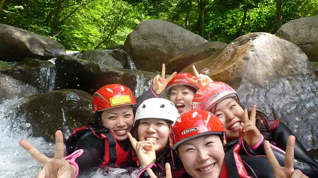 宮城の大自然を満喫！！仙台市秋保の二口峡谷シャワークライミングツアー