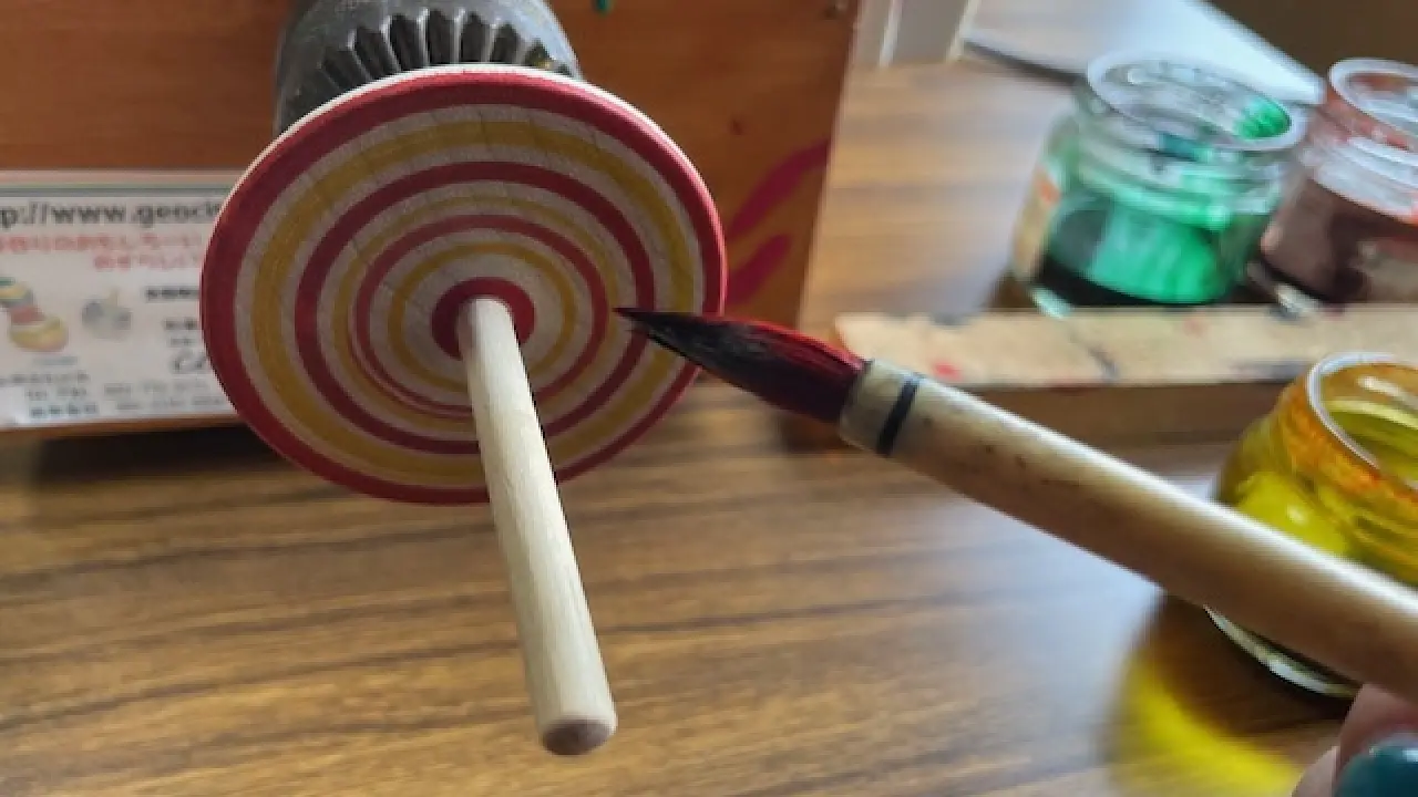 こまの絵付け体験