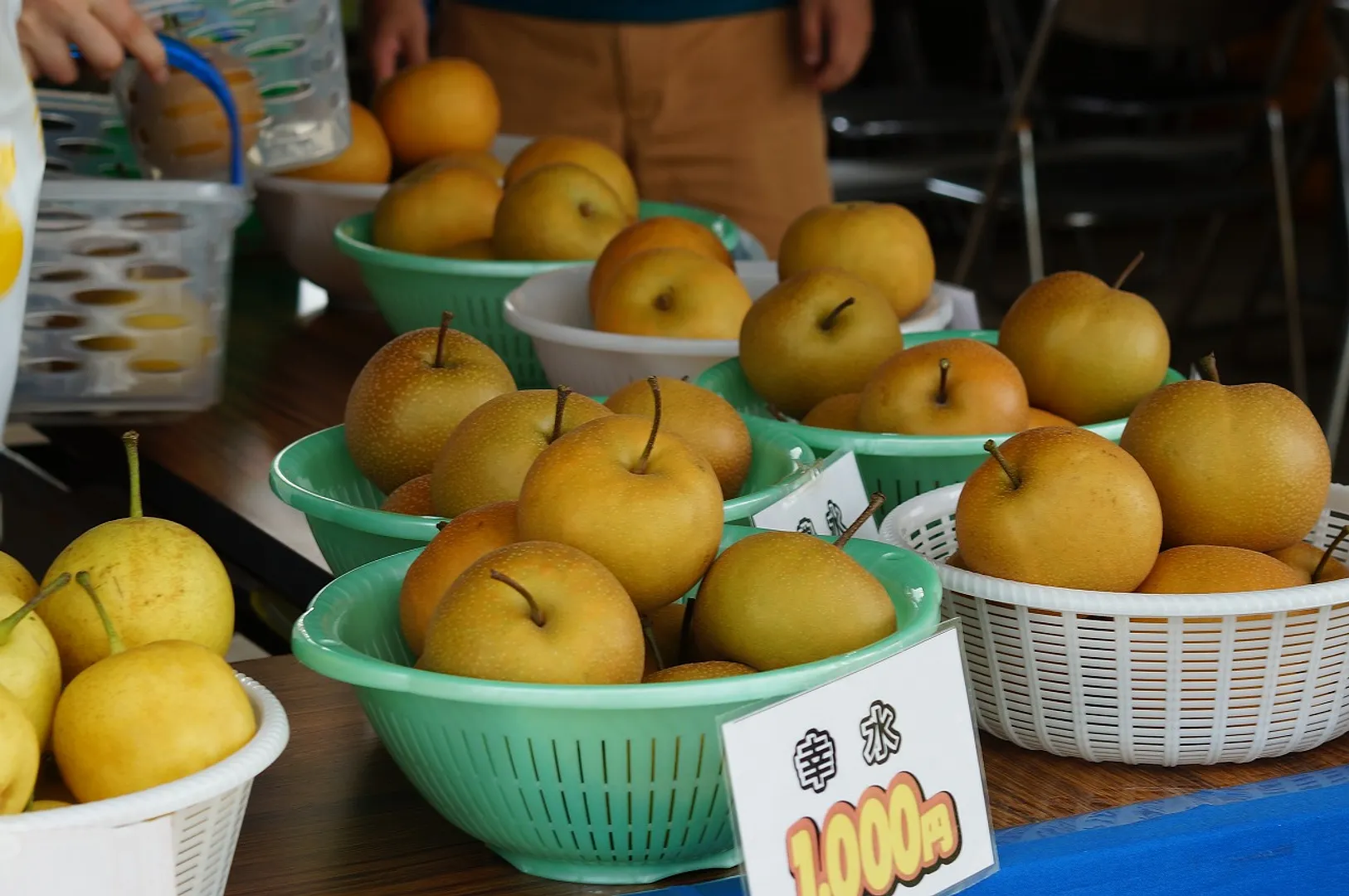 梨の直売も行っています。売り切れの場合はご容赦ください。SNS等で最新状況をご確認ください。