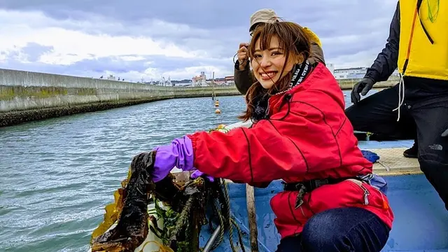 海藻狩り&ワカメしゃぶしゃぶ船