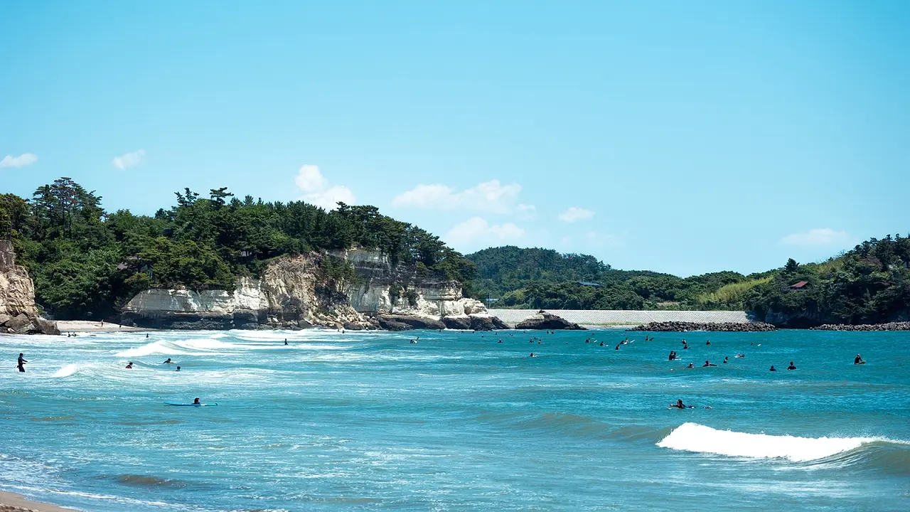 Learn to Surf in Shobutahama  Beach.