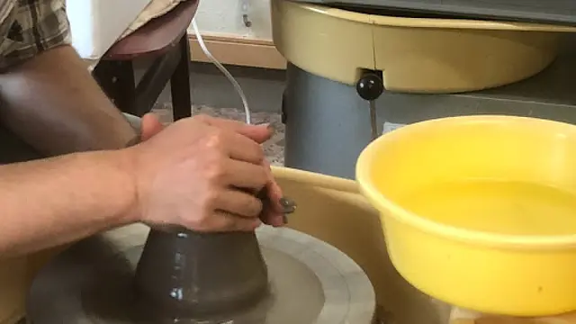 多彩なコースから選べる陶芸体験　～電動ろくろコース～